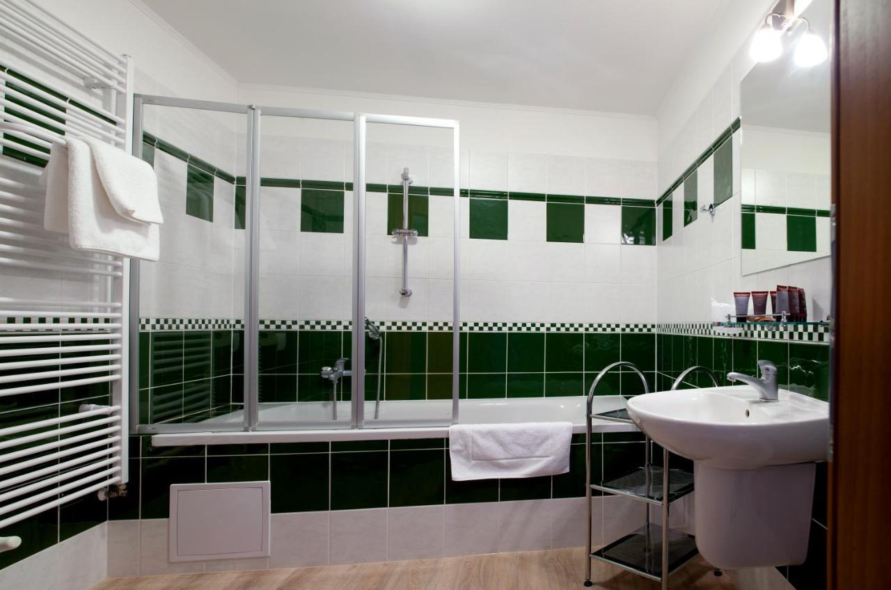 Wellness Hotel Ida Frantiskovy Lazne Ngoại thất bức ảnh